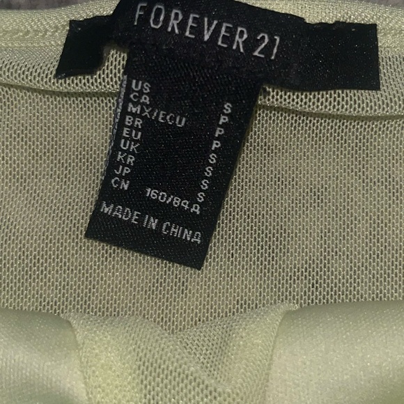 FOREVER 21 | Pastel Yellow Cropped Tank Top - Picture 4 of 4